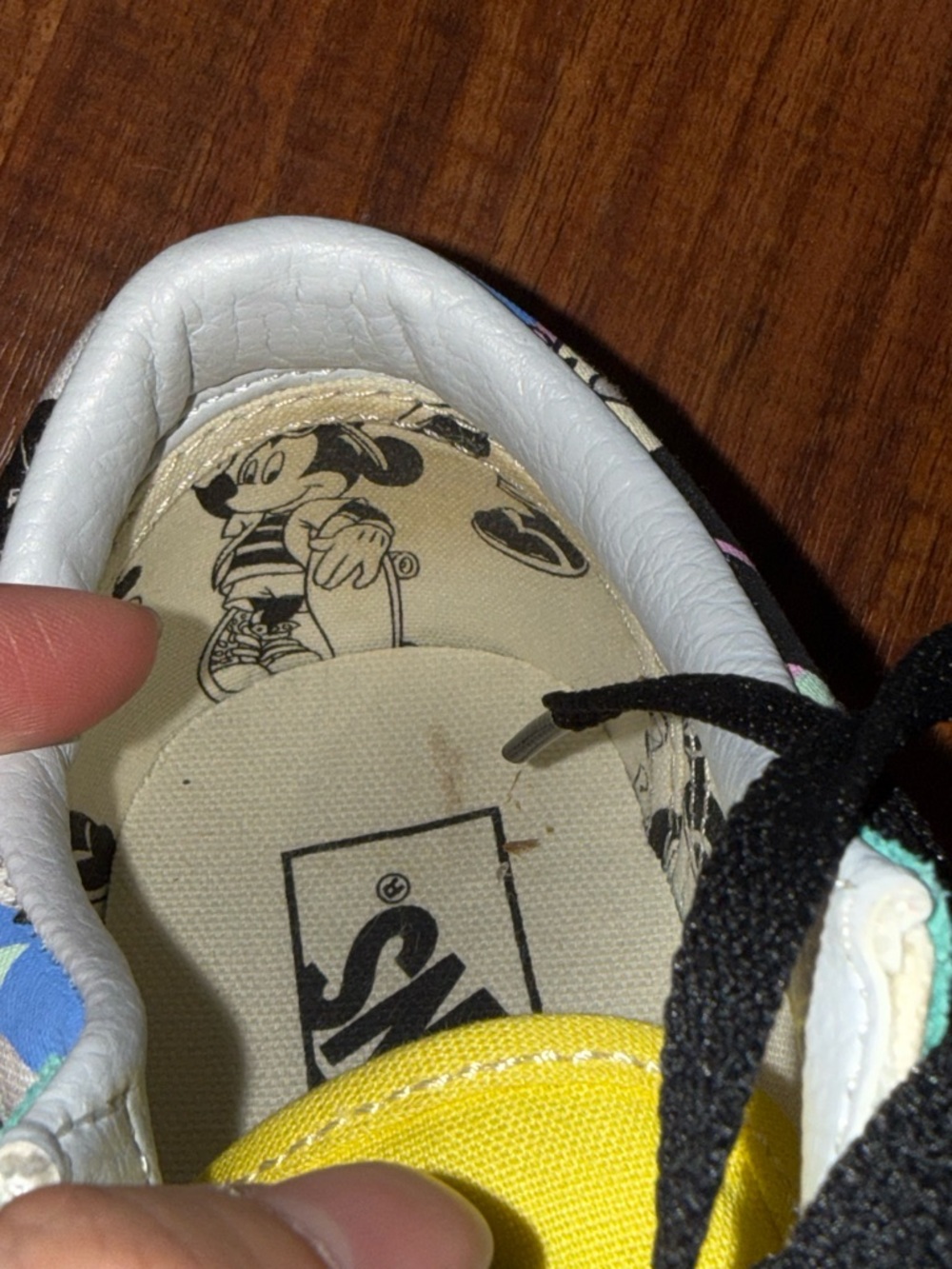 Vans x Disney Old Skool 80’s Mickey - Picture 6 of 8